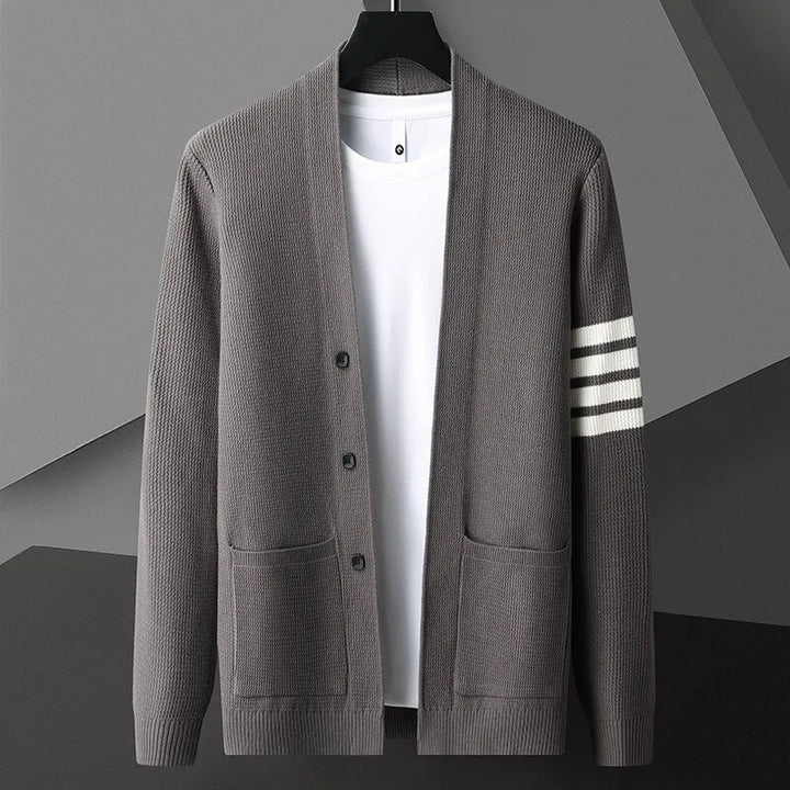 Herren Strick-Cardigan mit Knopfleiste und Fronttaschen - Klassisch Elegant