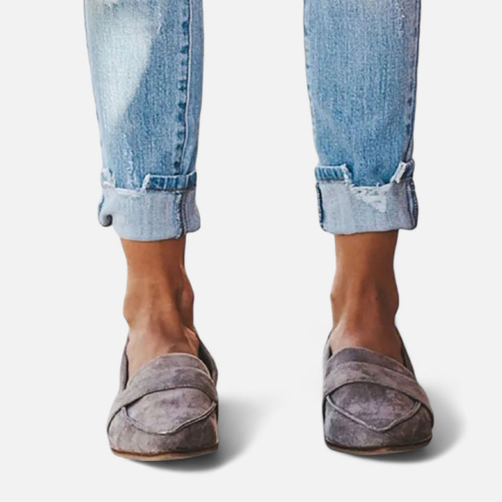 Elegante Retro Spitz Slipper für Damen