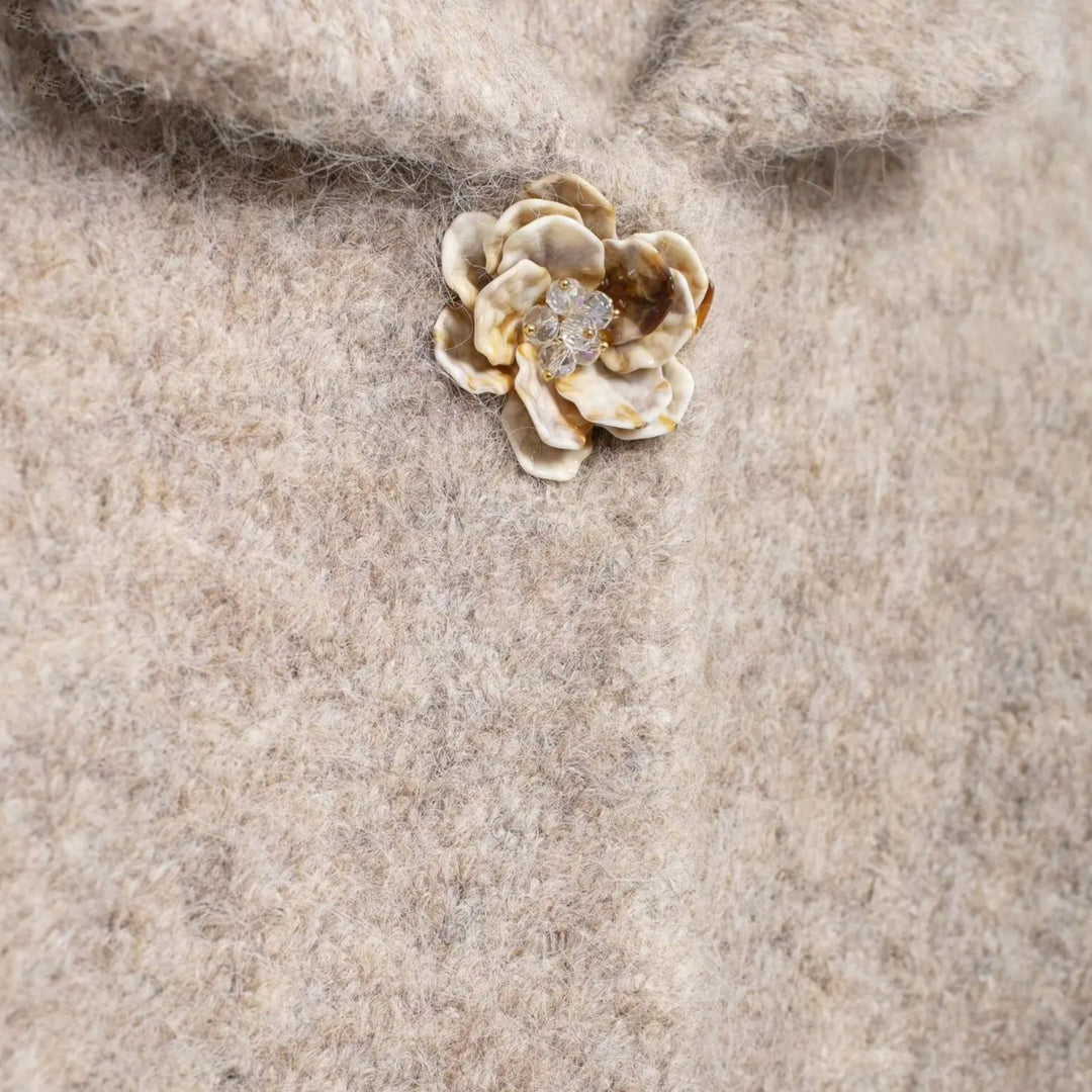 Elegante Strick Cardigan mit Blüten Knöpfen für Damen