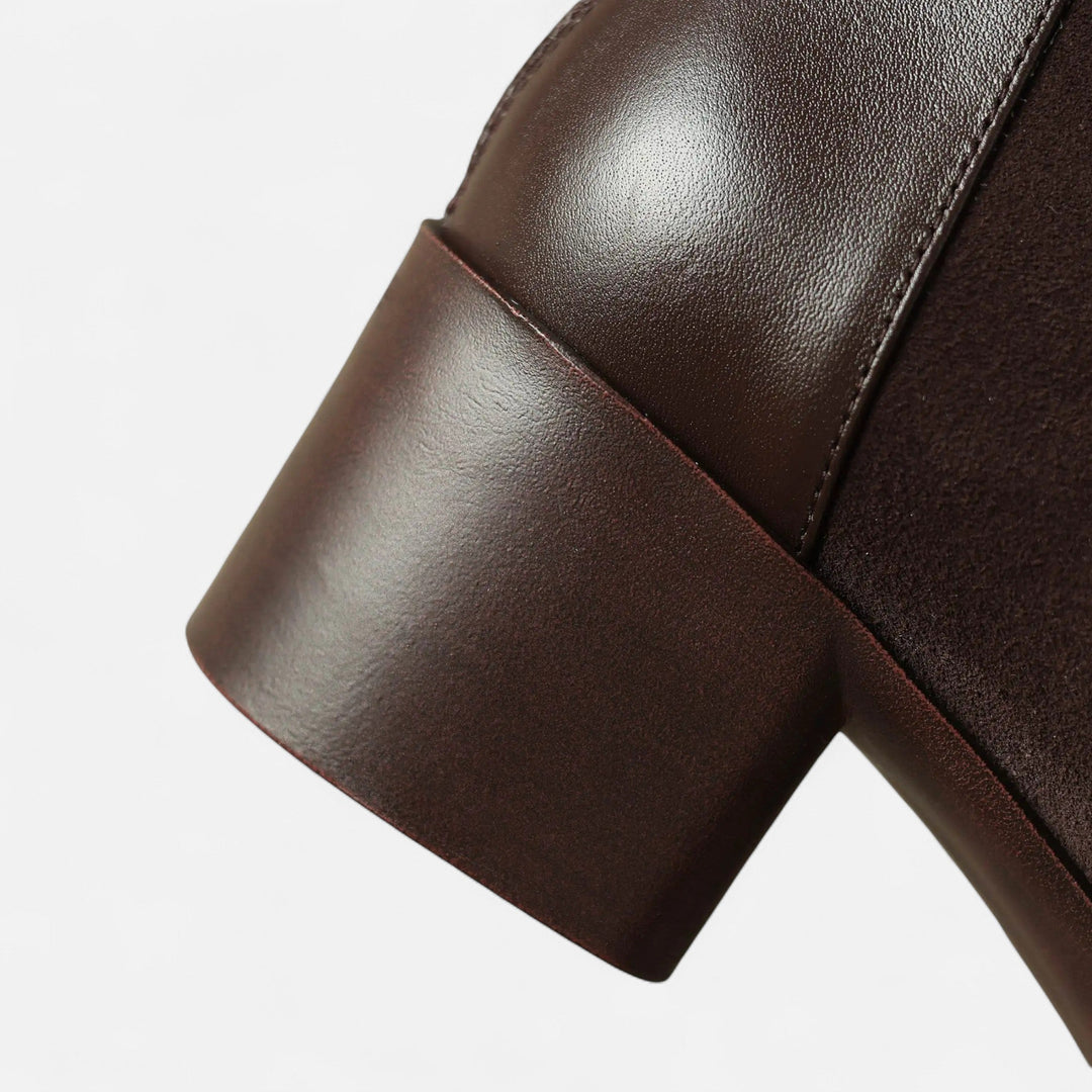 Wildleder Stiefeletten mit quadratischer Zehenpartie und mittelhohem Absatz für Damen