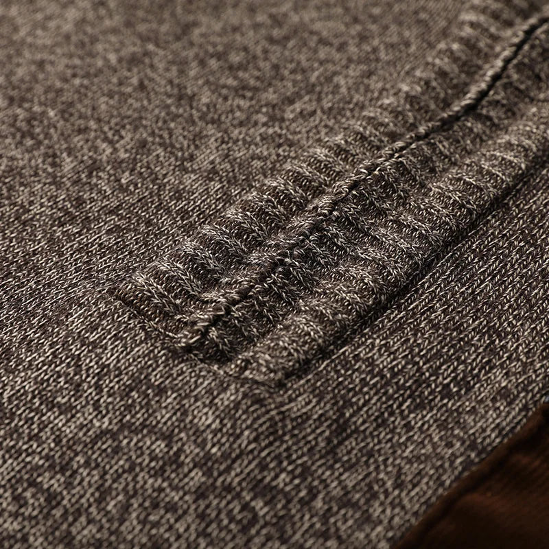 Herren Viertelzip-Pullover mit Kontrastdetails - Hoher Kragen und Moderne Passform